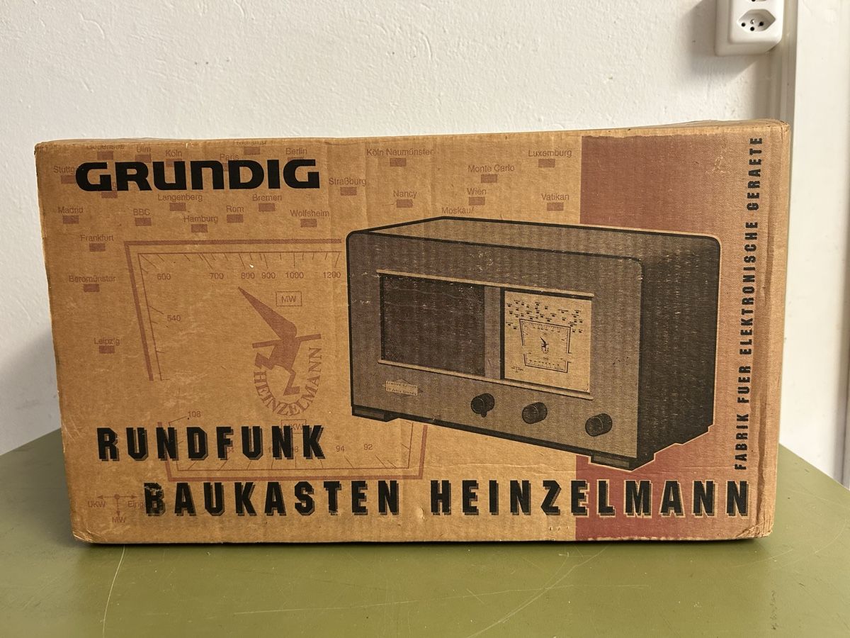 Grundig Radio: Grundig Heinzelmann Nachbau, – Usato da Riehen venduto da teagarden 5
