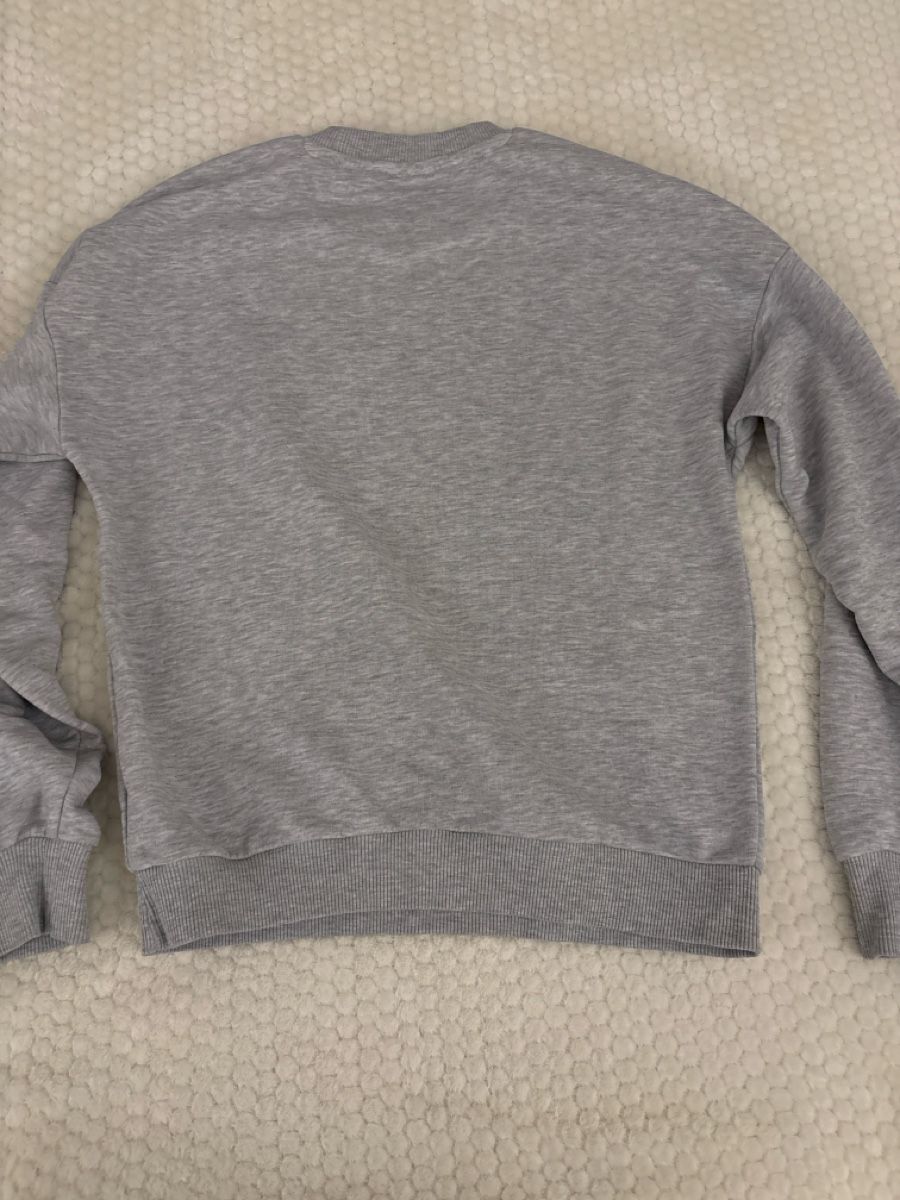 Fila Pullover & Sweatshirts: Fila Pullover Grau Grösse S – Gebraucht aus Baden von mel_7z5p 1