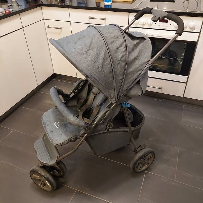 Carrozzine: Kinderwagen Buggi Circel – Usato da Oensingen venduto da lady1