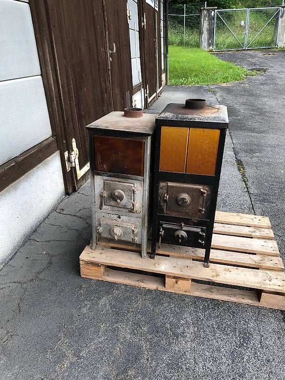 Sonstiges antikes Mobiliar: 2x Holzofen – Gebraucht aus Bönigen von SalesladySO