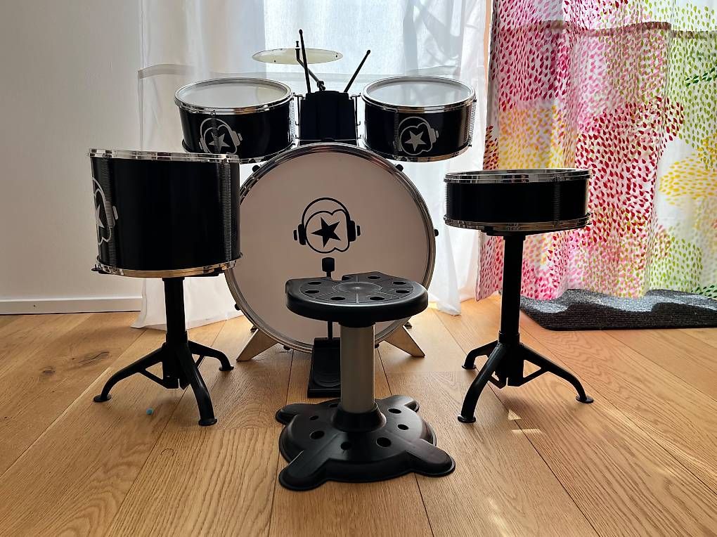 Hocker: Batterie avec tabouret – Gebraucht aus Fribourg von thundero7