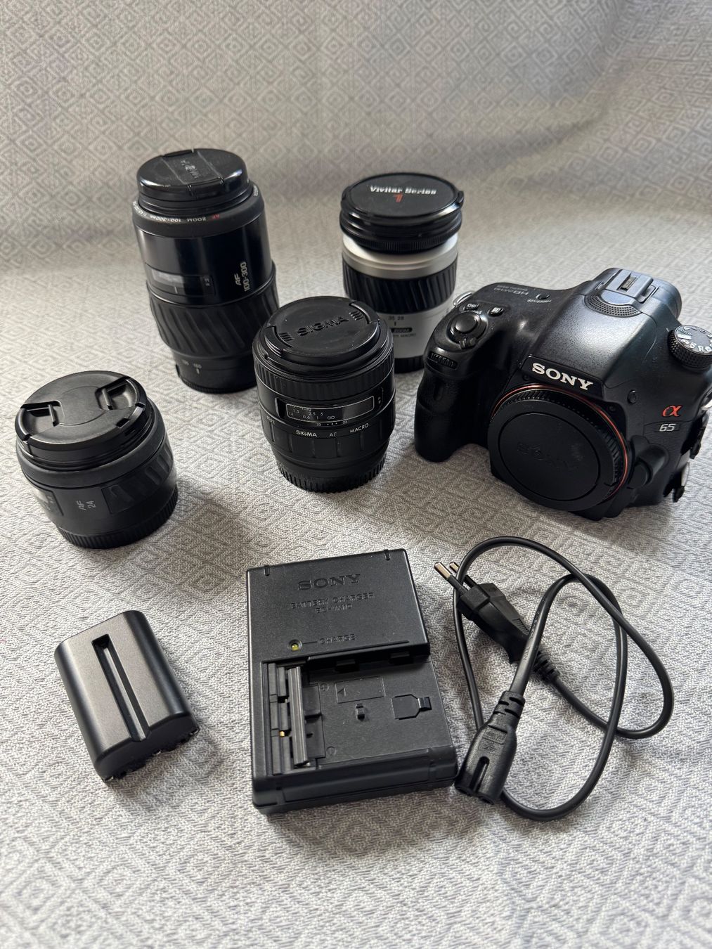 Sony Fotocamera: Sony Alpha 65 mit div. Objektive – Usato da Schweizersholz venduto da Sarah1234