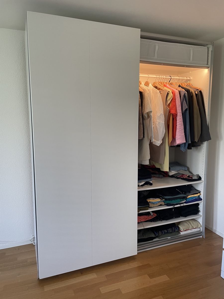 Ikea Armadi: Ikea PAX Schrank 2m breit – Usato da Zürich venduto da qku_5fsg 2