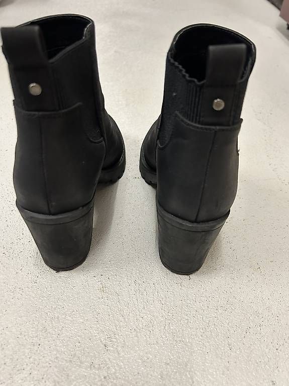 Scarpe da donna: ONLY Chelsea Boots Schwarz – Usato da Schwerzenbach venduto da nic_zt5r 3