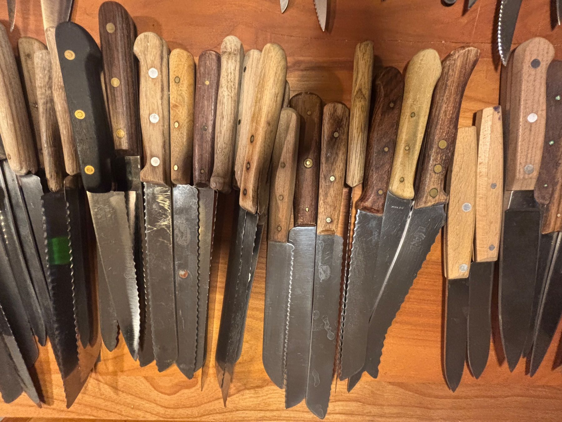 Couteaux de cuisine: Messersammlung Küchenmesser alt ca. 185 Stk. – D'occasion à Oberengstringen par georgefischer2007 4