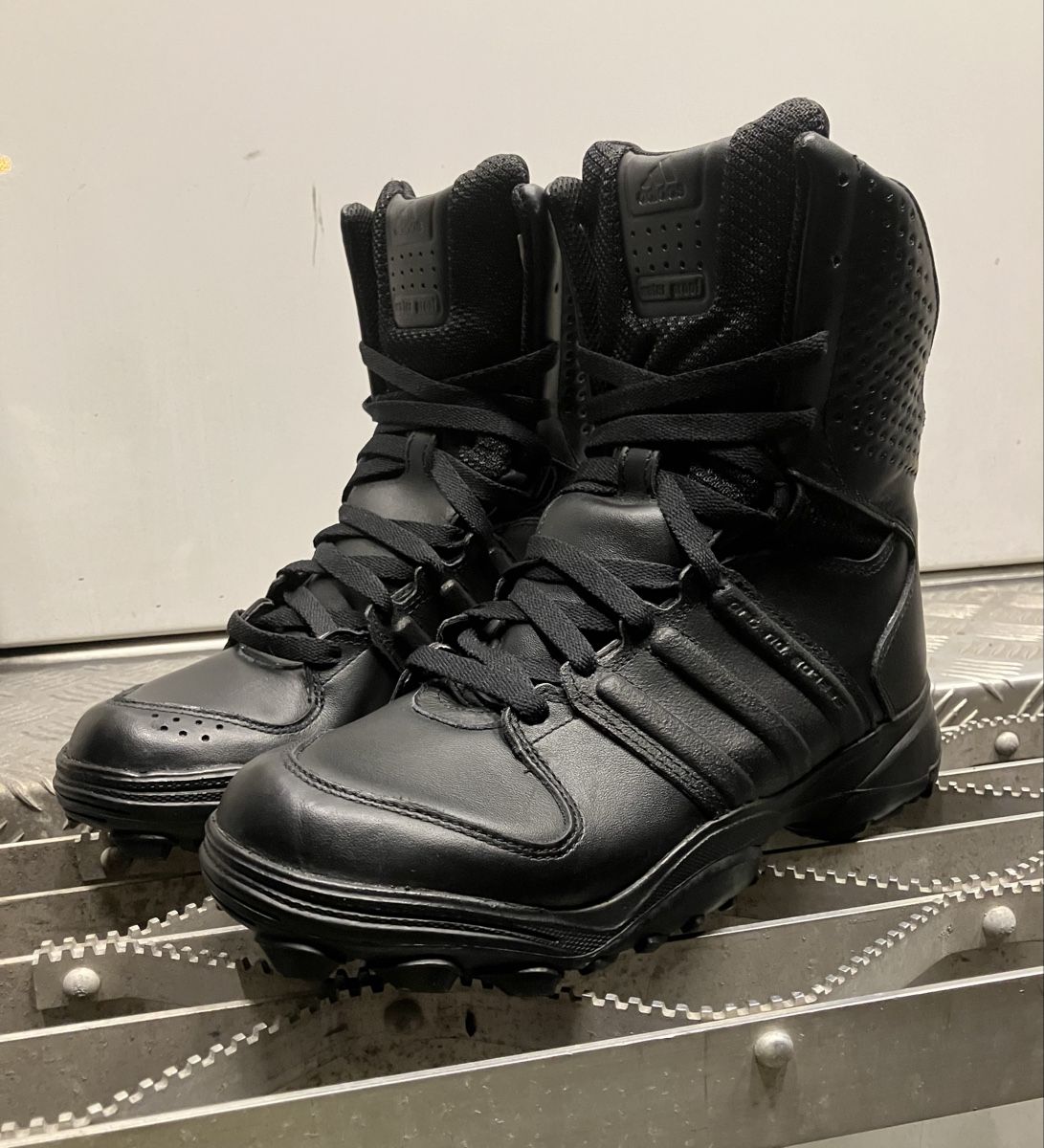 Adidas Scarpe da uomo: ADIDAS GSG9 Einsatzstiefel.    Security/Polizei.   38.5 – Nuovo e nell'imballaggio originale da Schaffhausen venduto da Beatstaeks 1