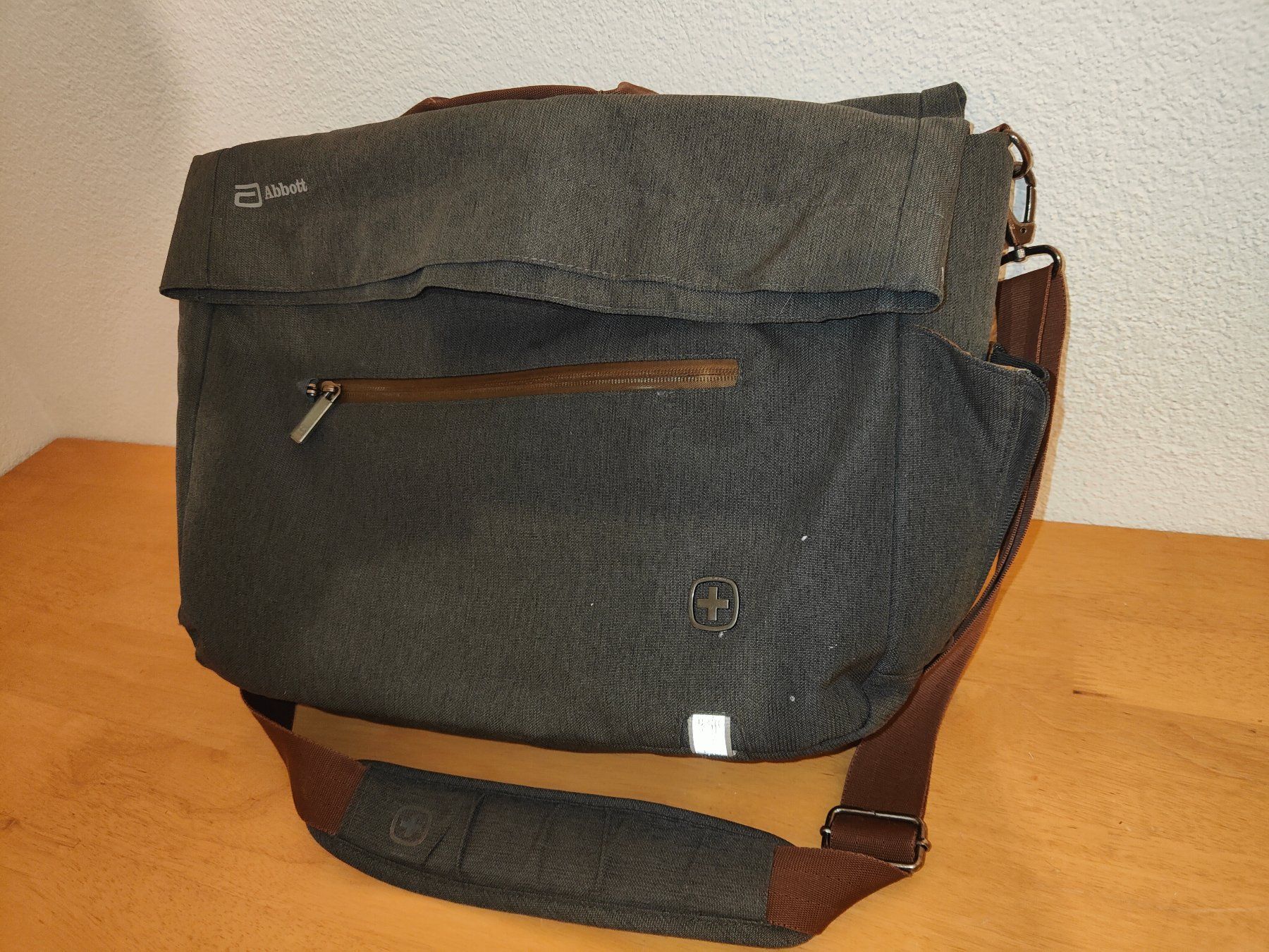 Borse: Tasche oder Arbeitstasche grau. – Usato da Studen BE venduto da Paplo