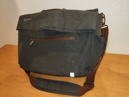 Tasche oder Arbeitstasche grau.