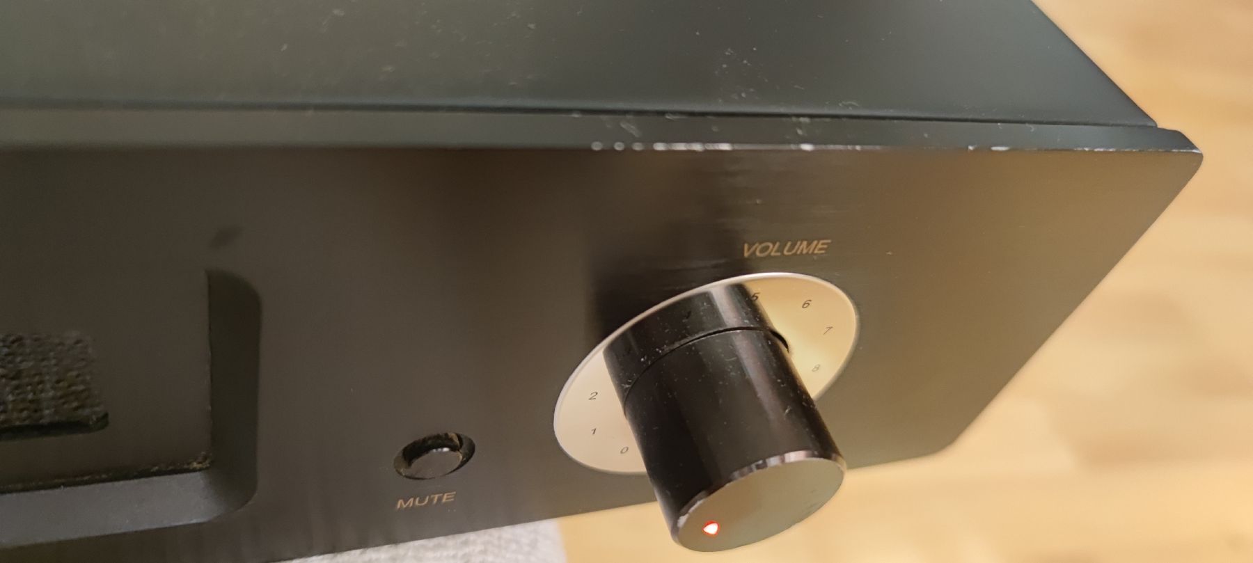 Vincent Amplificatori: Vincent sv 121 – Usato da Meggen venduto da Malecifent 4