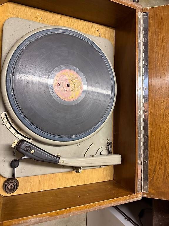 Radios: Ancienne radio tourne disque  – D'occasion à Preverenges par mih_vqg5 1