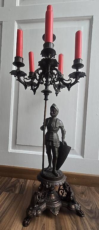 Portacandele: 5-armiger Kerzenständer mit Ritterfigur – Usato da Trun venduto da c.beat77
