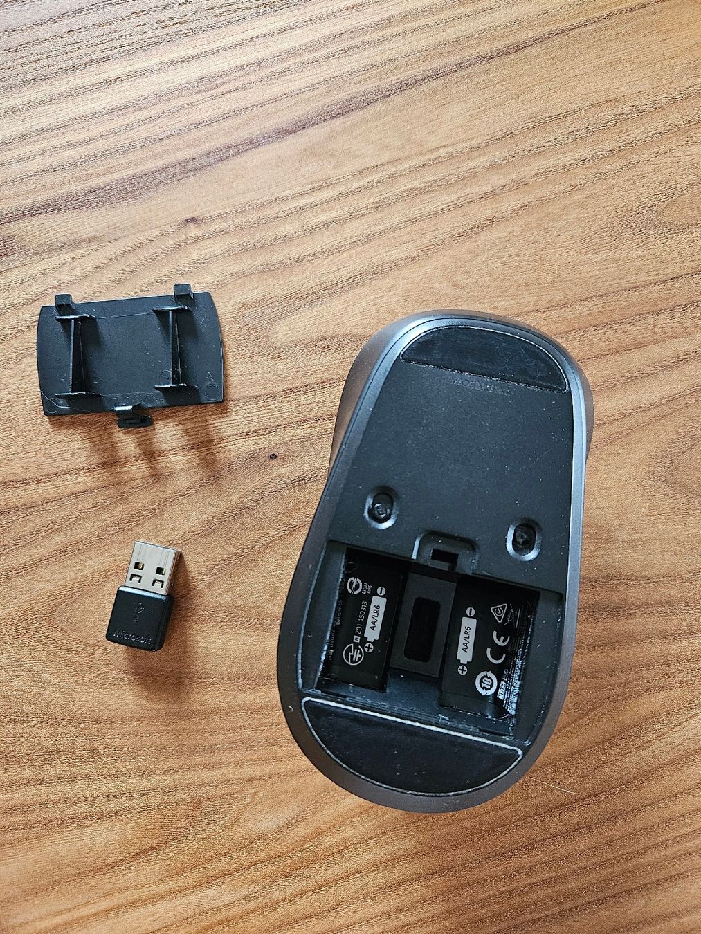 Microsoft Tastiere: DEFEKT: Microsoft Wireless Keyboard und Maus – Difettoso da Hausen am Albis venduto da Fox8 5