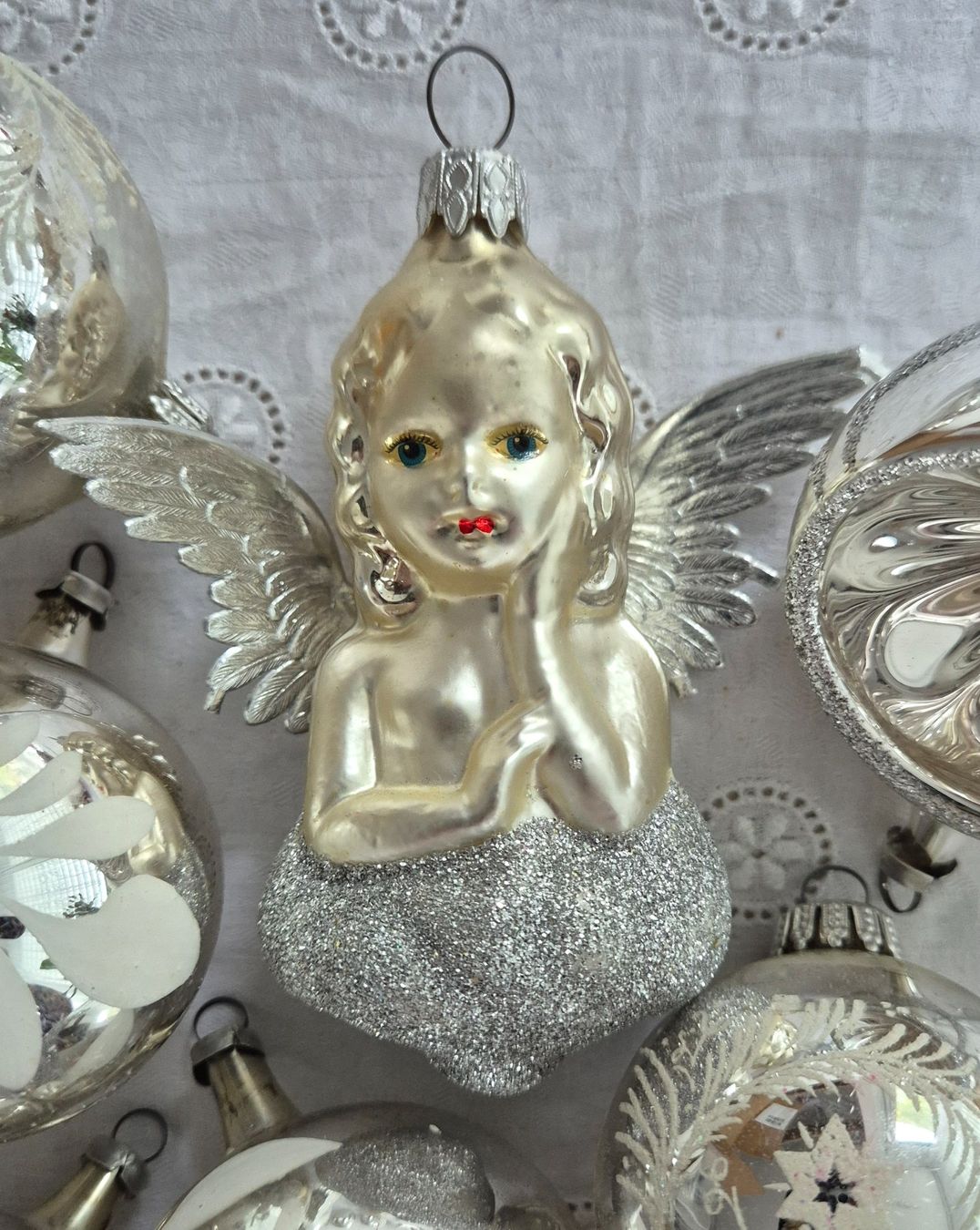 Tutte le decorazioni: 12 Weihnachtskugeln Glas silberfarben und 1 Engel – Usato da Tecknau venduto da servus4492 3