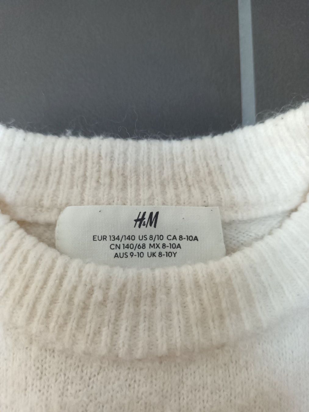 H&M Pulls et sweat-shirts: Pullover Langarm Gr. 134/140 – D'occasion à Ried-Muotathal par lufo 3
