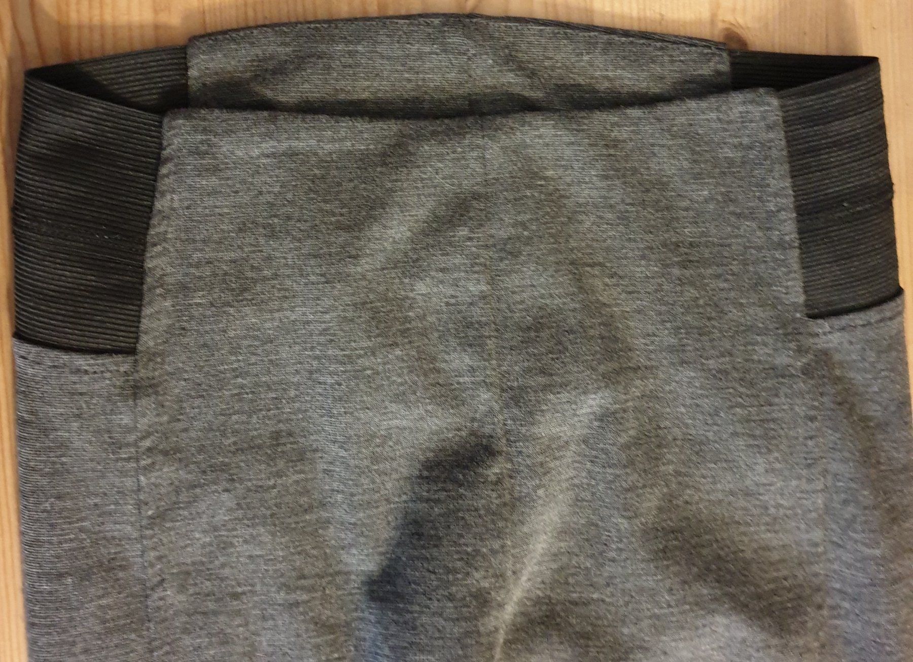 Pantaloni: Hose Mädchen grau Gr. 140/146 – Usato da Beinwil Freiamt venduto da tafa8 3