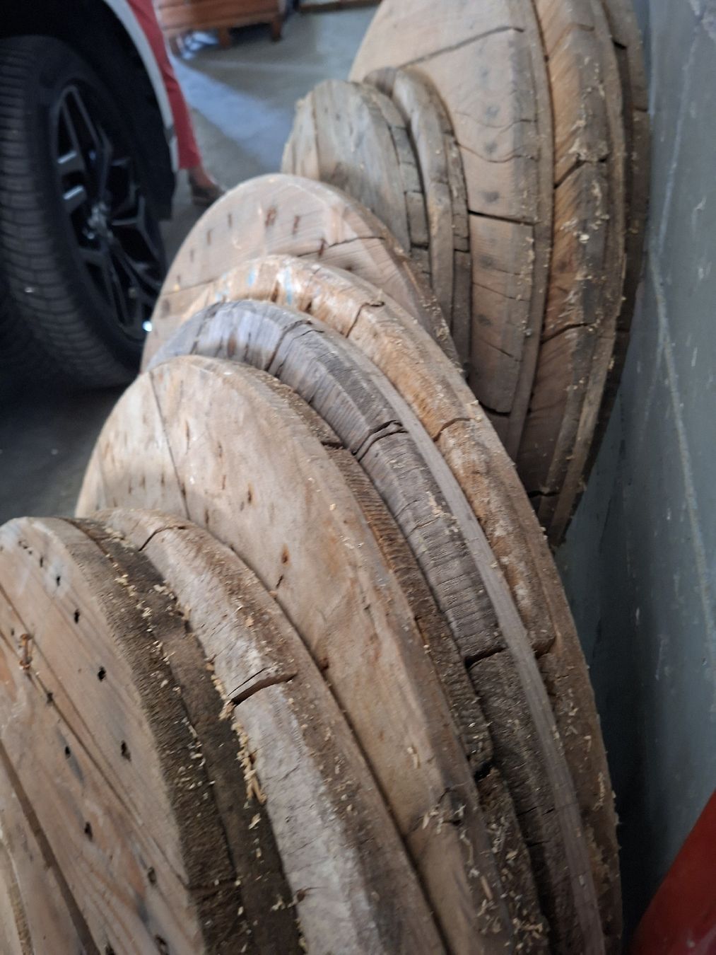 Articoli in legno: Holzspulendeckel, 10  Stk. gebraucht – Usato da Oberhasli venduto da Cortina 2