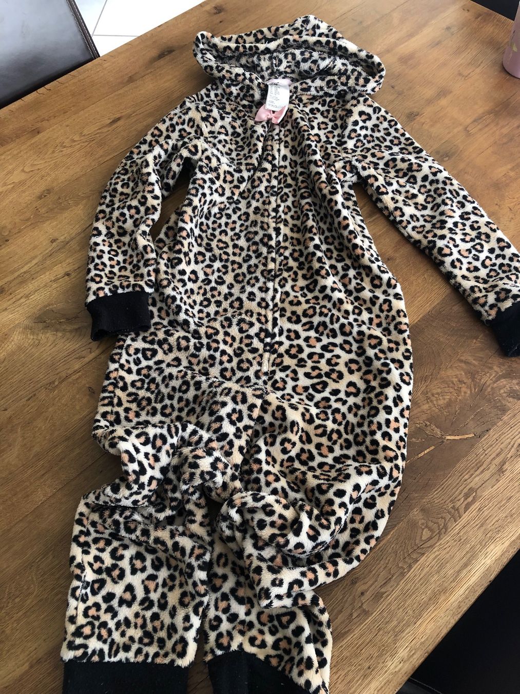 H&M Tute: Onesuits Leopard Kinder – Usato da Bassersdorf venduto da Dobumeka 1