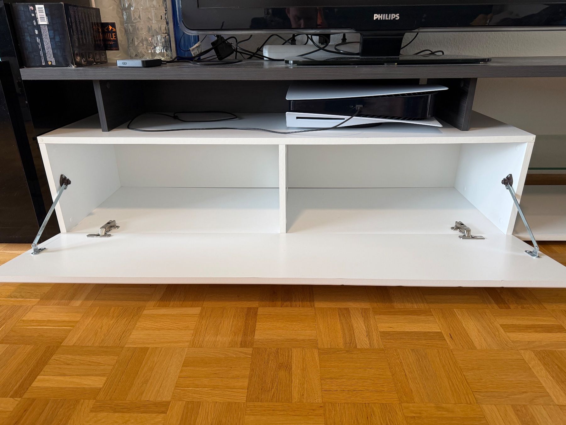Conforama TV Möbel: TV-Möbel (Sideboard) – Gebraucht aus Basel von phipsbasel 3