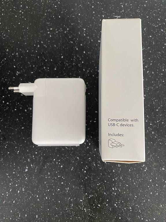 Caricabatterie: Adaptateur Chargeur 140W USB-C compatible Apple MacBook Pro – Usato da Vevey venduto da lederer_1800 2