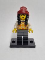 LEGO BAM Late 2023 Winter Girl with pullover and hat