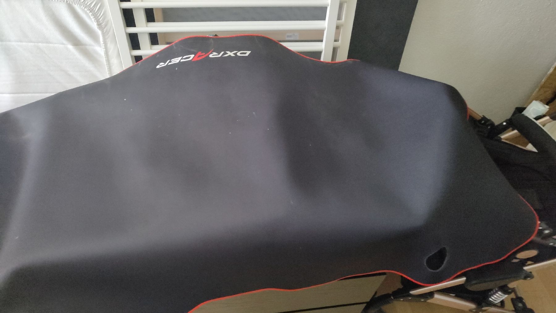 Schreibtische: DXRacer Gaming Desk  – Gebraucht aus Zetzwil von FrlsNekomaJonny 2