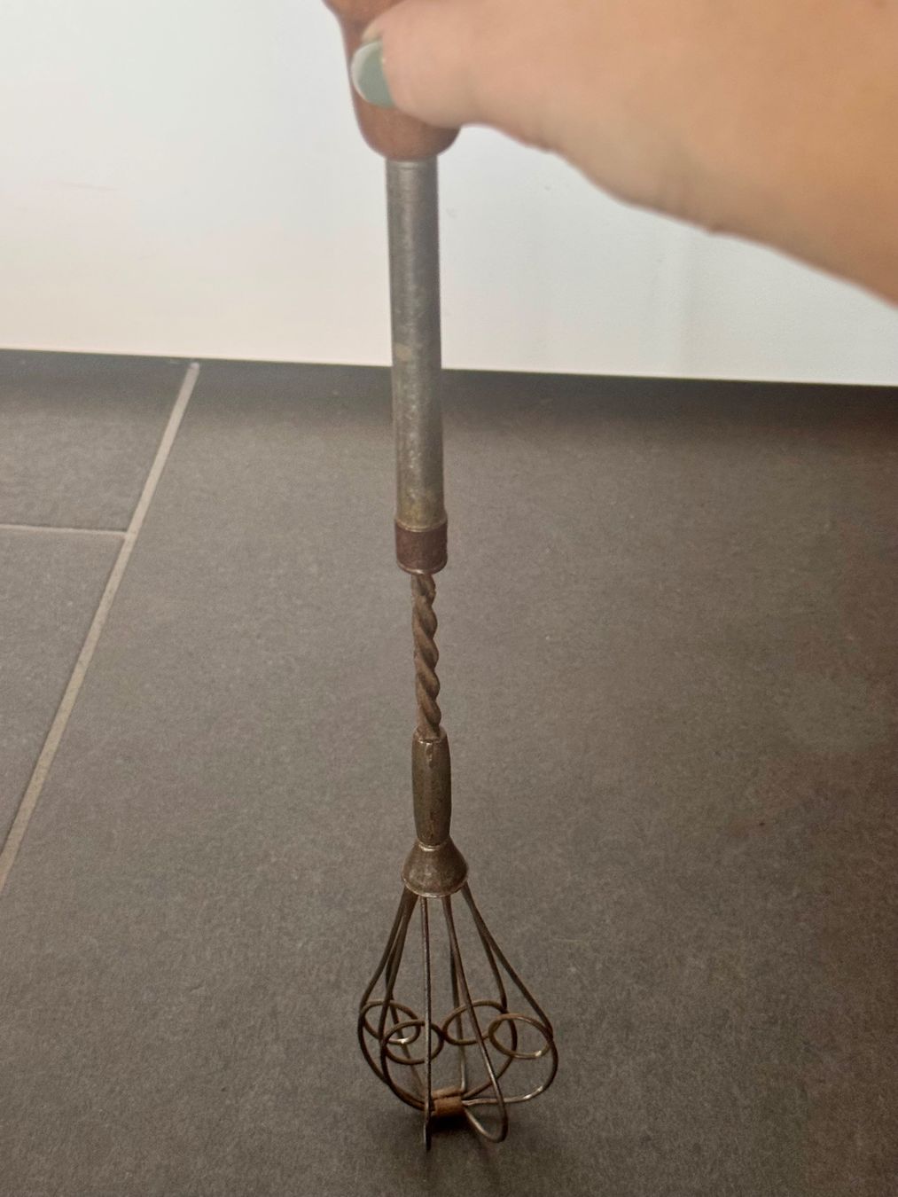 Elettrodomestici da cucina: Antiker Schneebesen Handrührer – Usato da Rothrist venduto da Fondgruebe 1