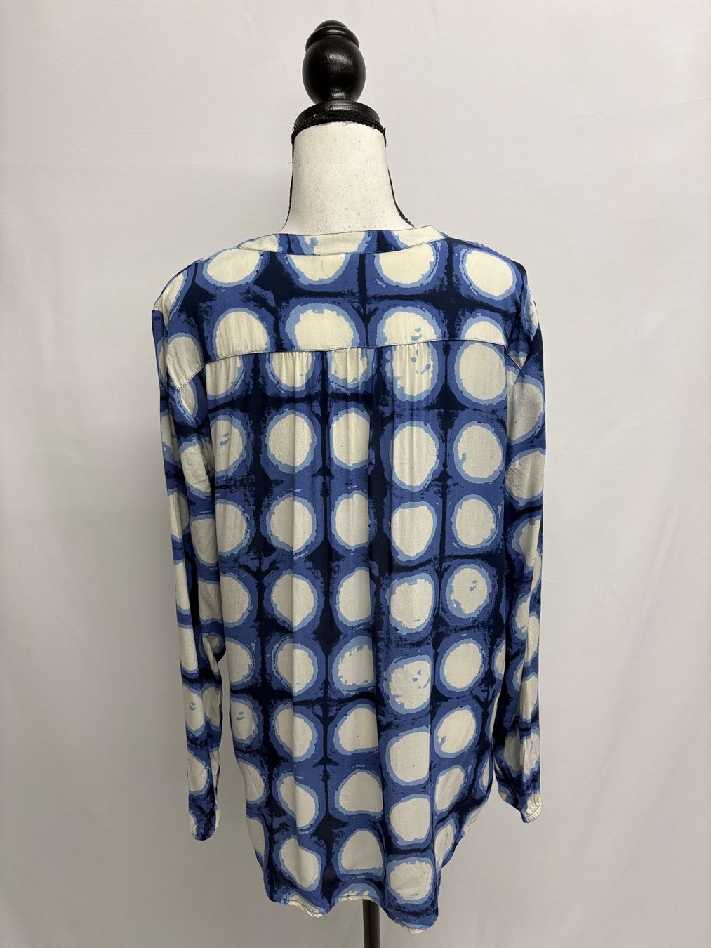 Blusen: Cartoon Bluse mit Muster Gr. 38 blau Viskose – Neu (gemäss Beschreibung) aus Regensdorf von secondchancefashion 2