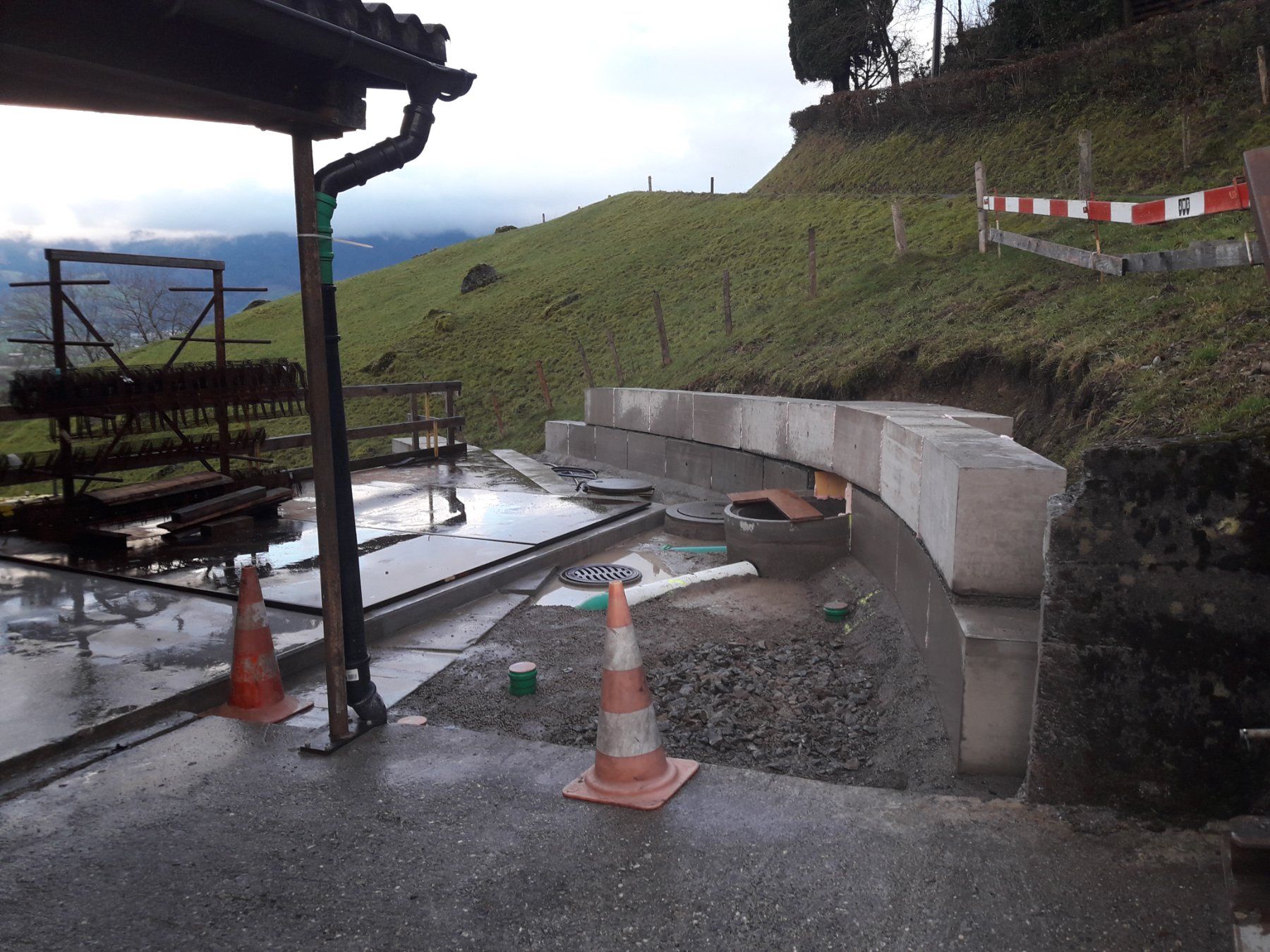 Pietre & tegole: Betonmauersteine – Nuovo (secondo la descrizione) da Reichenburg venduto da Wehutter 1