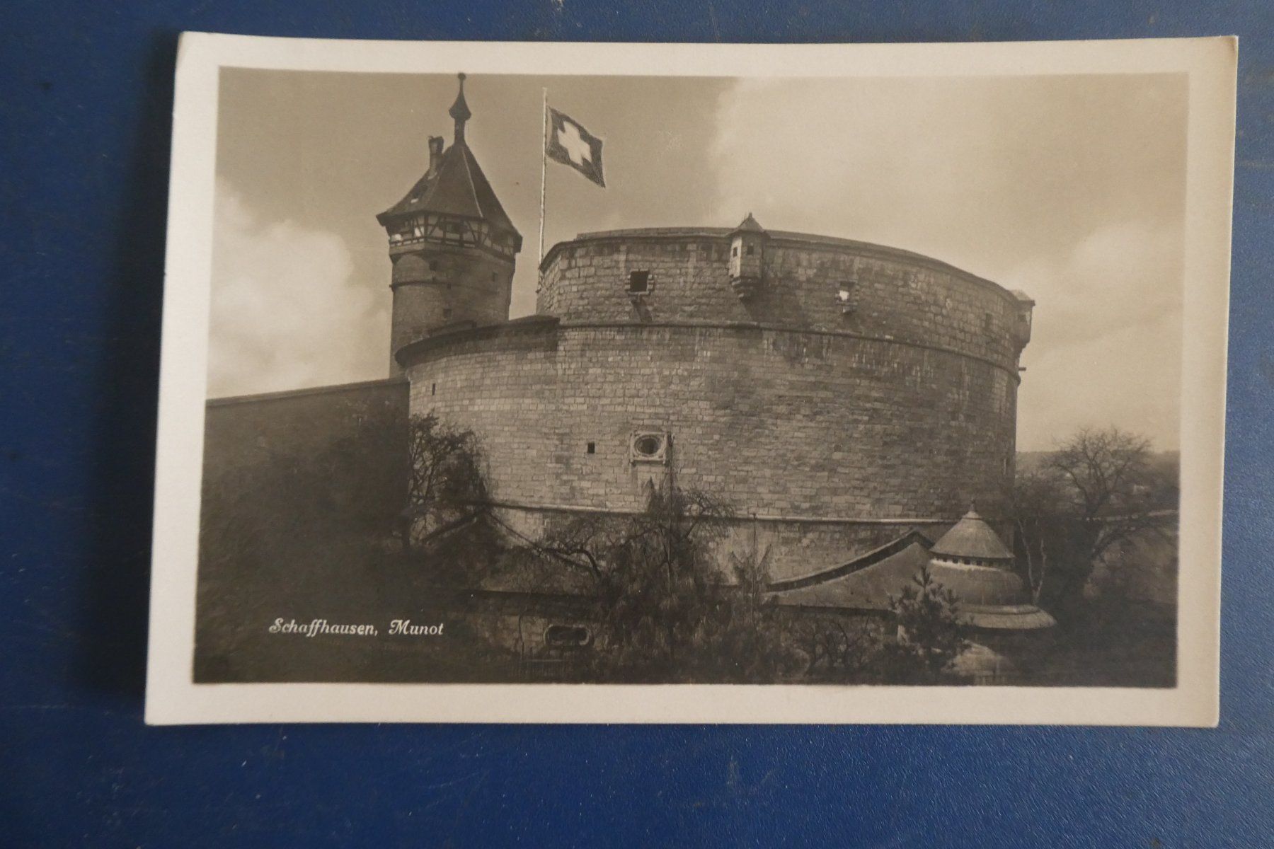 Cartoline postali: Schaffhausen Munot – Usato da Fontaines NE venduto da monloisir