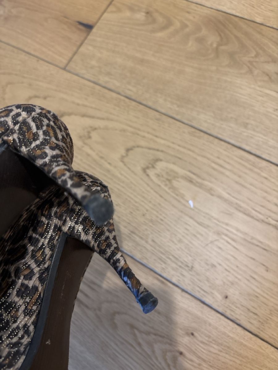 Stuart Weitzman Scarpe da donna: Stuart Whitman Heels 37.5 – Usato da Basel venduto da xia_wk9v 4