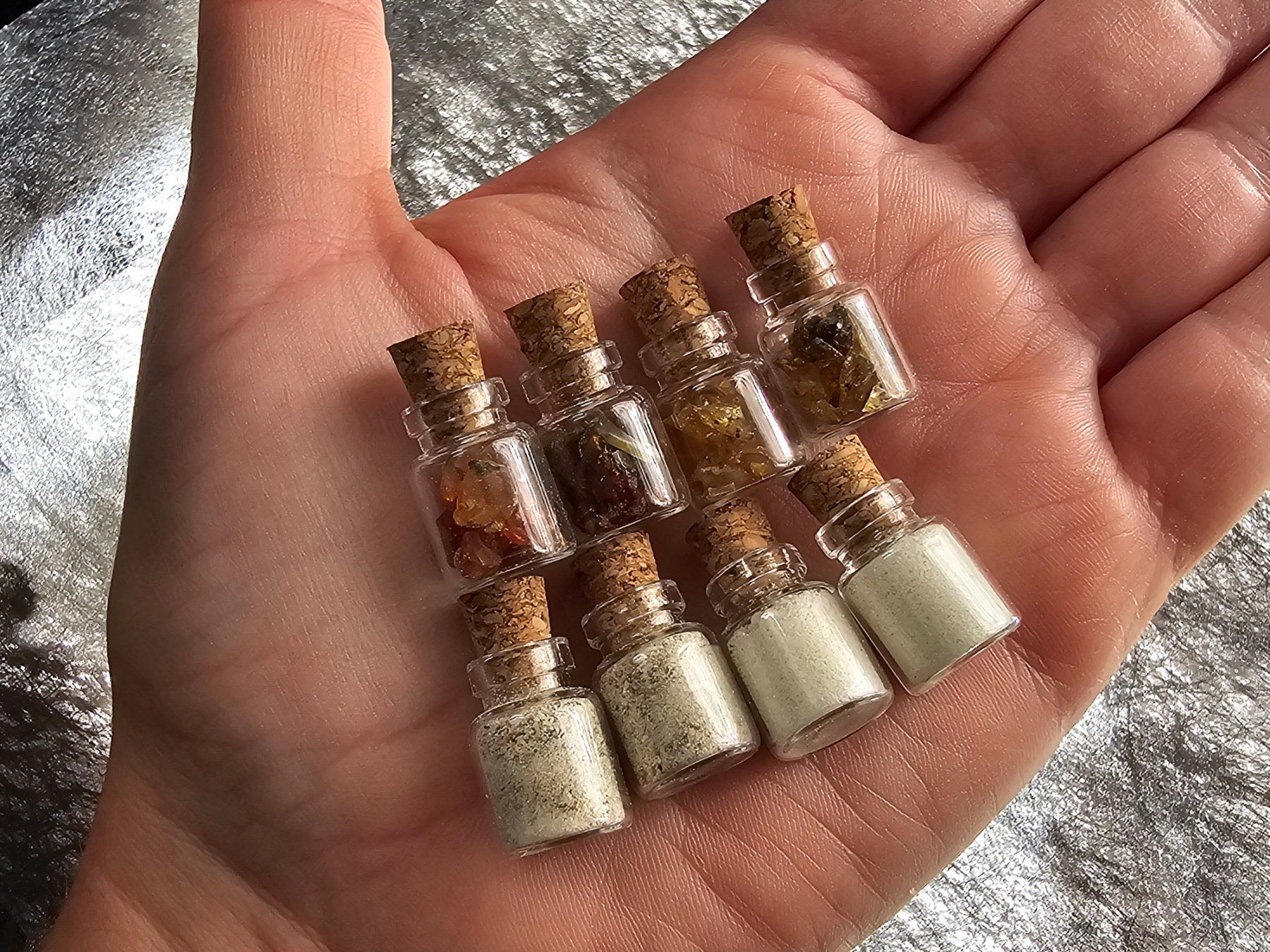Minerali & Pietre curative: 15x Bernstein im Mini Glas Pulver Splitter Dose Test Deko – Nuovo (secondo la descrizione) da Riedt b. Erlen venduto da Gottestraene 4