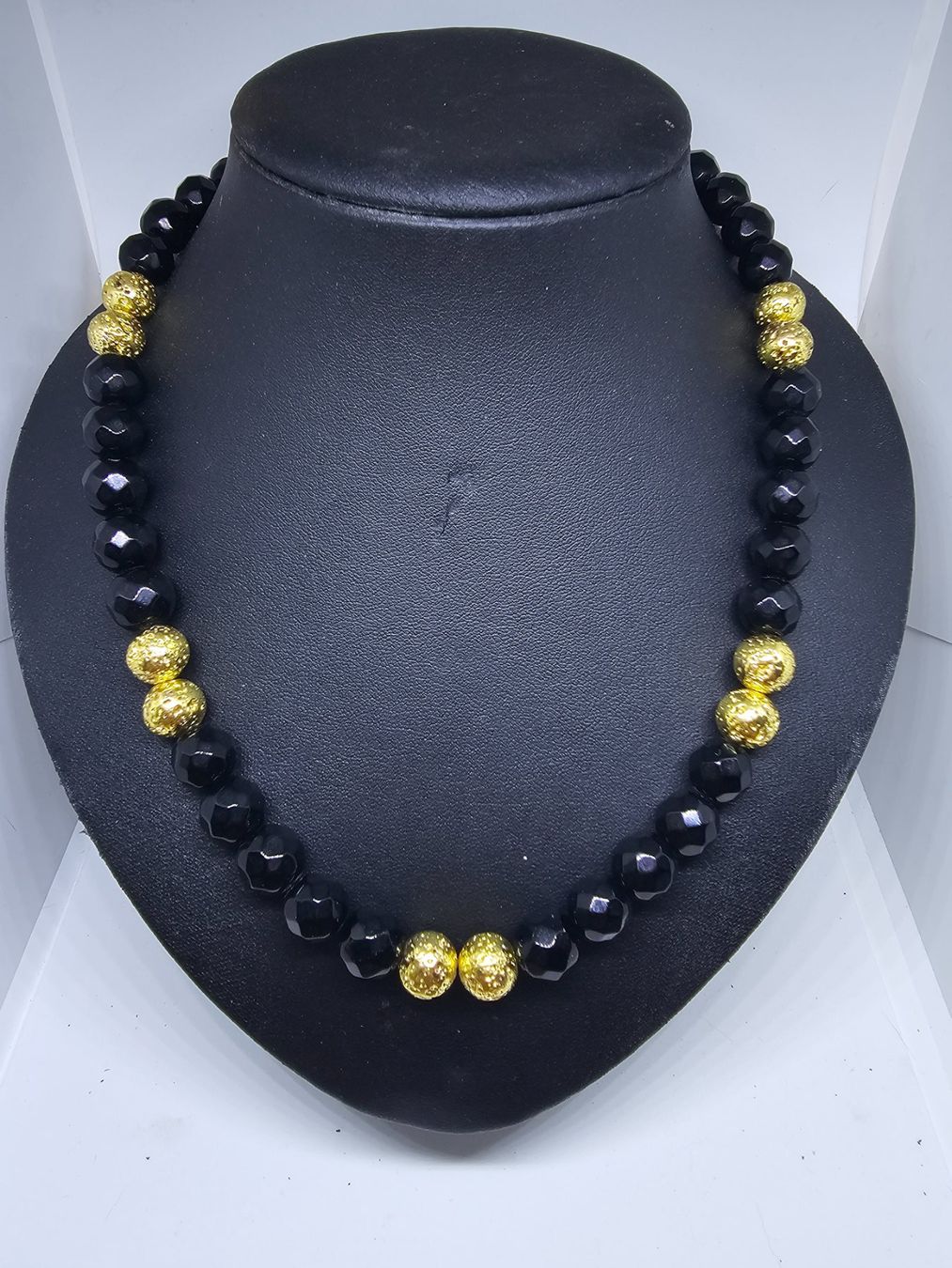 Catenine: Onyx mit Lava gold galvanisiert – Nuovo (secondo la descrizione) da Aarberg venduto da Fischkeller 1