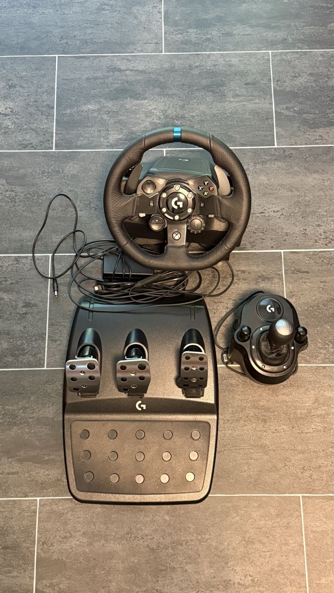 Logitech Controller: Logitech G923 Lenkrad und Shifter – Gebraucht aus Zofingen von mps.simon