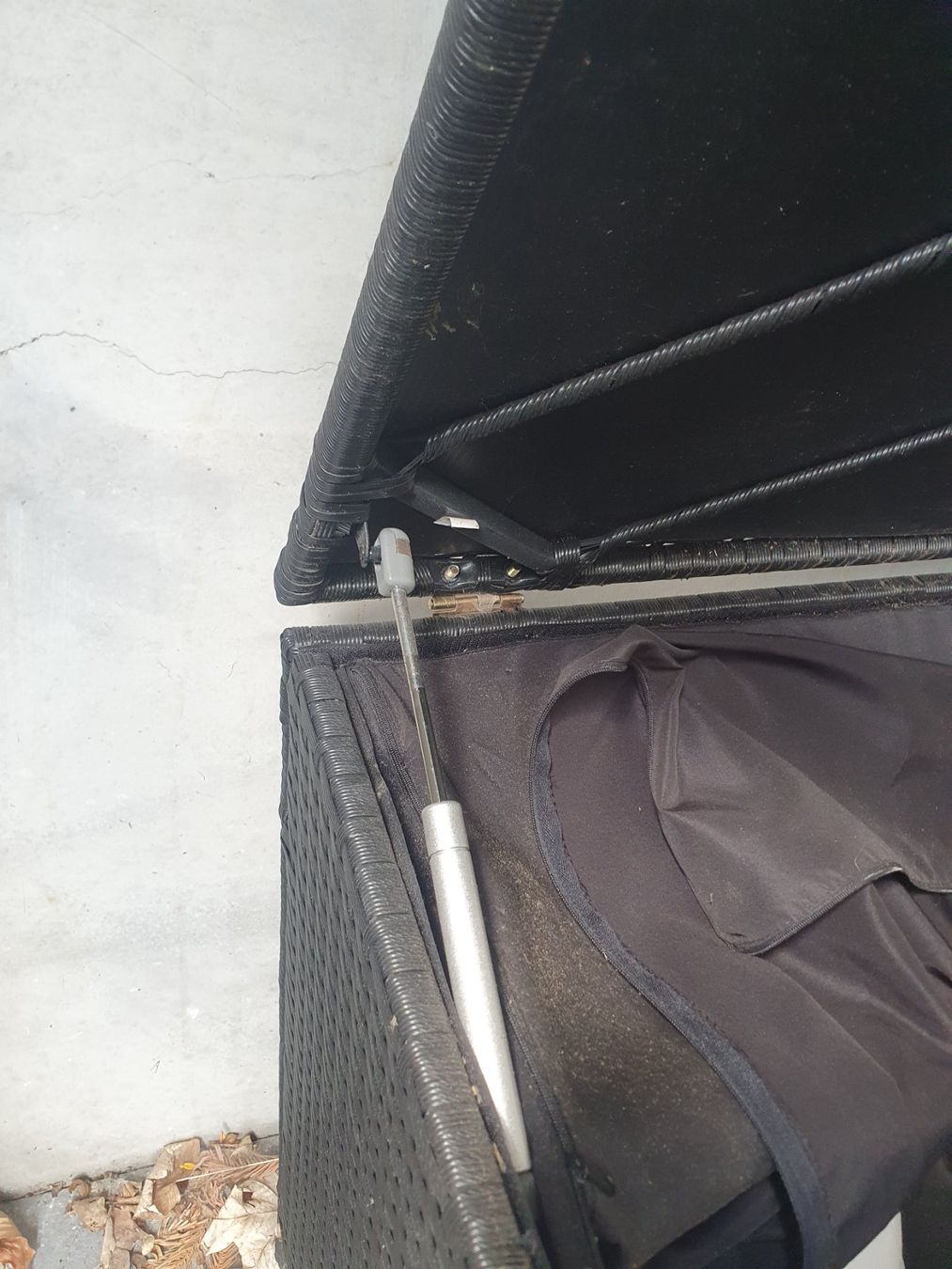 Auflagenboxen: Kissenbox Poly Rattan schwarz – Gebraucht aus Bäretswil von planni29 2