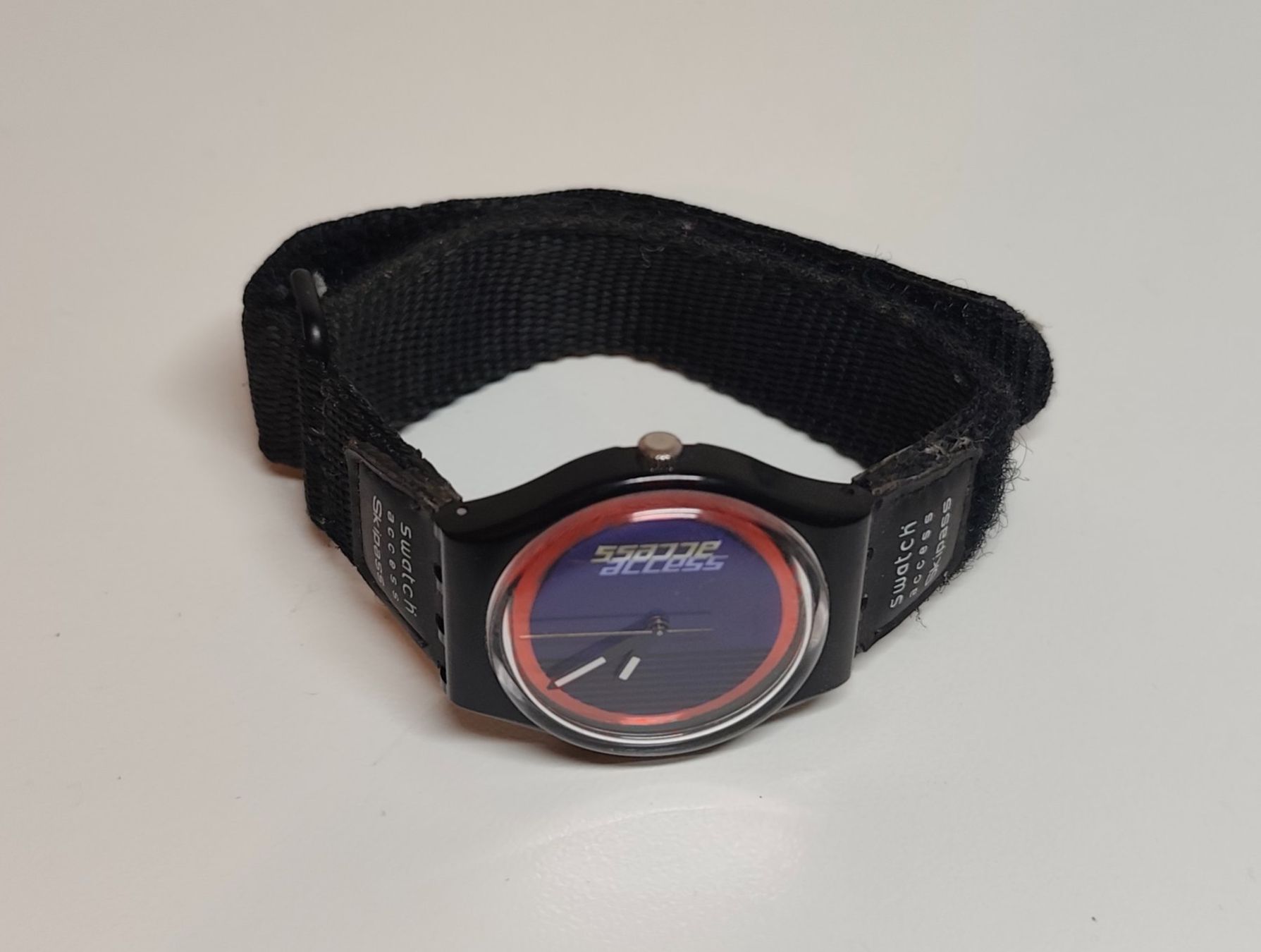 Swatch Orologi: Swatch ⌚️ACCESS DOUBLE LOOP - SKB100 – Usato da Eschenbach SG venduto da Piratenschatz