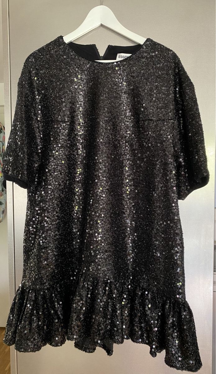 Essentiel Antwerp Vestiti: Pailettenkleid (ESSENTIAL ANTWERP) – Nuovo (secondo la descrizione) da Zürich venduto da selii 1