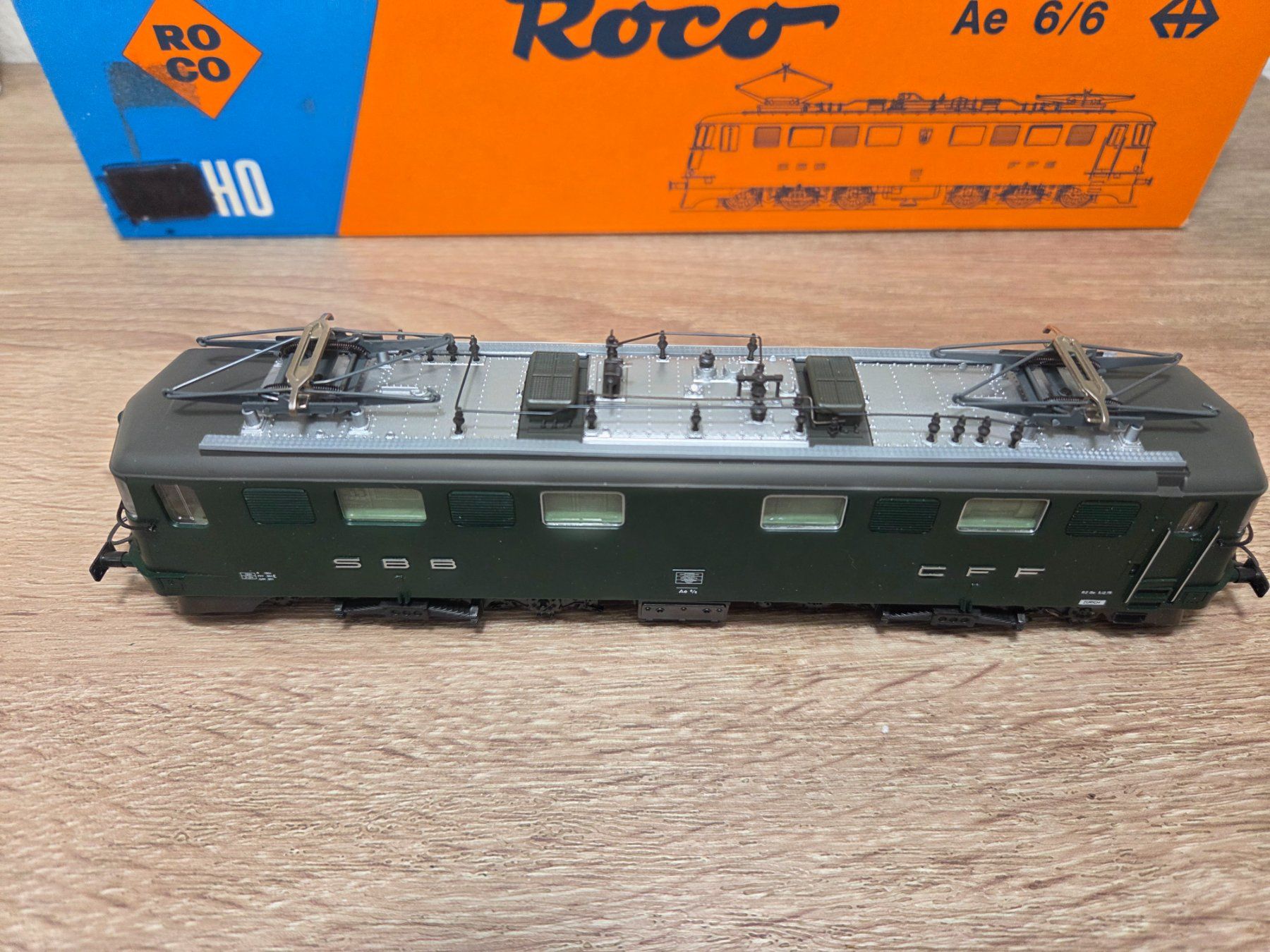 Roco Modellini di ferrovie: Roco 43535 E-Lok Ae 6/6 SBB H0 – Usato da St-Aubin-Sauges venduto da Lo_Go 4