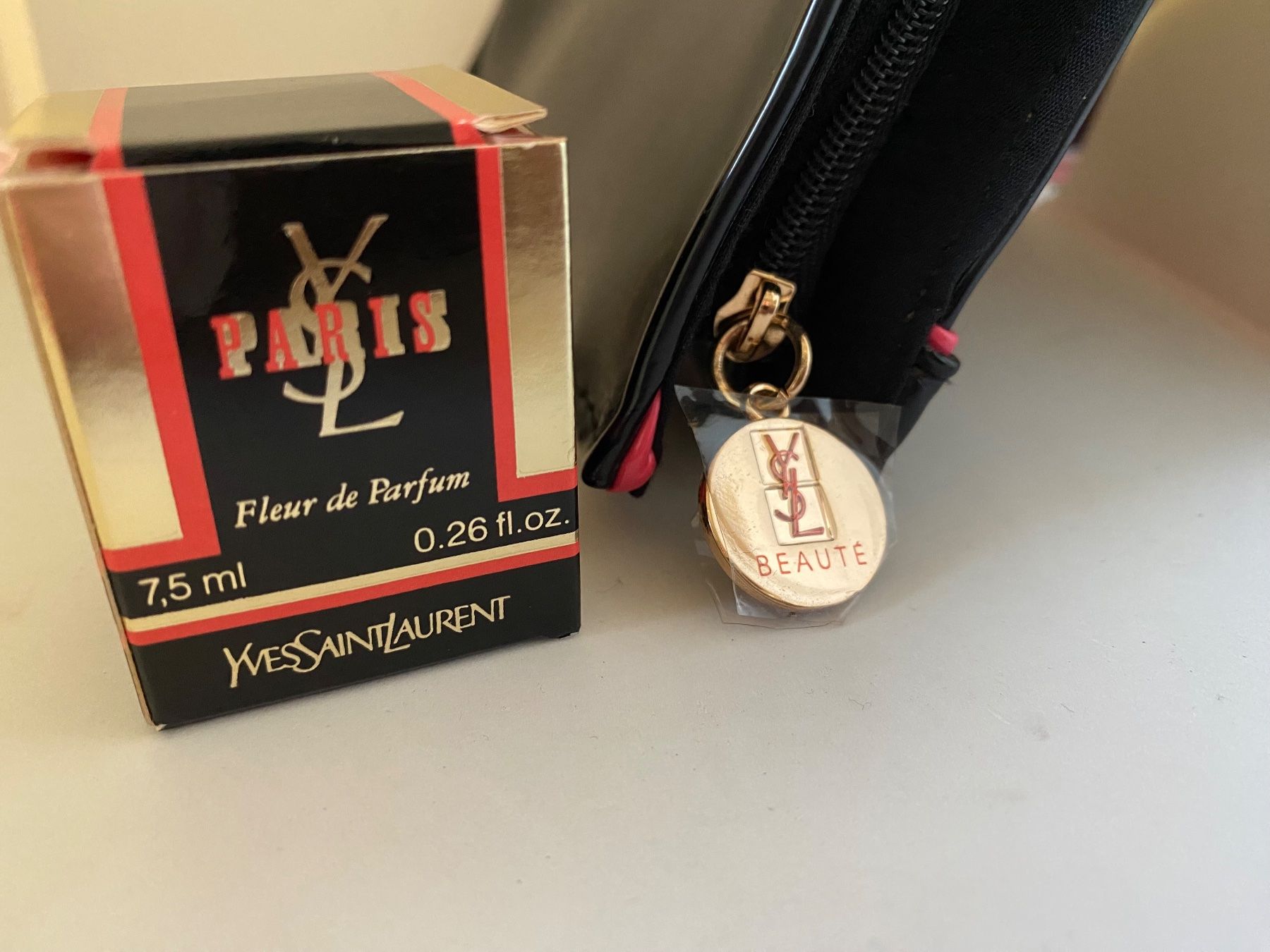 Saint Laurent Profumi & Eau de Toilette: Paris Yves Saint-Laurent mini et trousse – Nuovo e nell'imballaggio originale da Bouveret venduto da wes_7zll 1