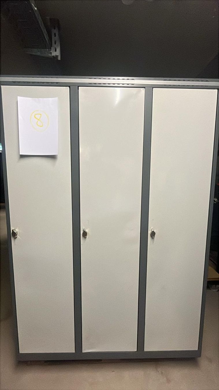 Lista Porte manteau: Lista Graderobenschrank, Spind 3fach – D'occasion à Berlingen par mar_j9wt 2