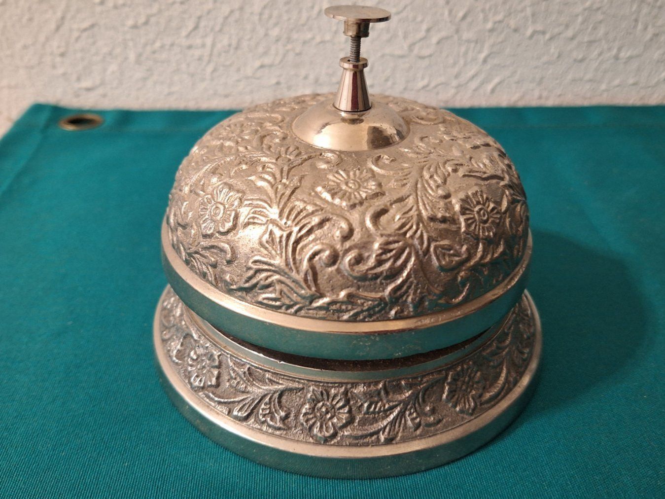 Campanacci mucche: Tisch-Glocke ,Hotel -Glocke verziert mit floralem Muster – Usato da Arlesheim venduto da shopradl 4