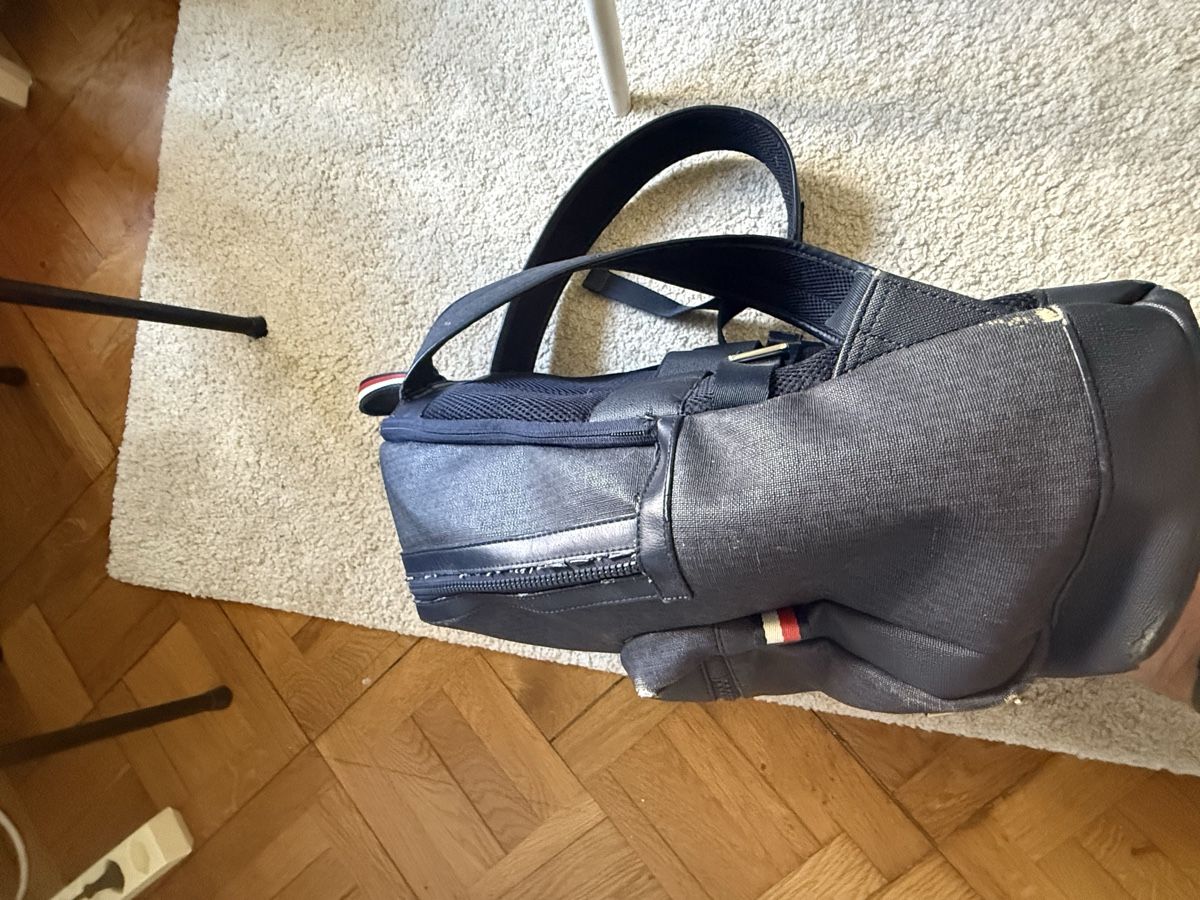 Tommy Hilfiger Rucksäcke: Sac à dos Tommy Hilfiger bleu marine – Gebraucht aus Villars-sur-Ollon von rom_852b 3