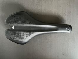 Selle de vélo noire - marque Selle Royal - Modèle Race-Pro