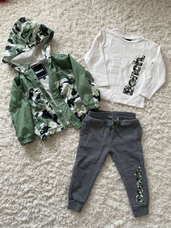 Ensemble Bench veste haut pantalon taille 18-24 mois