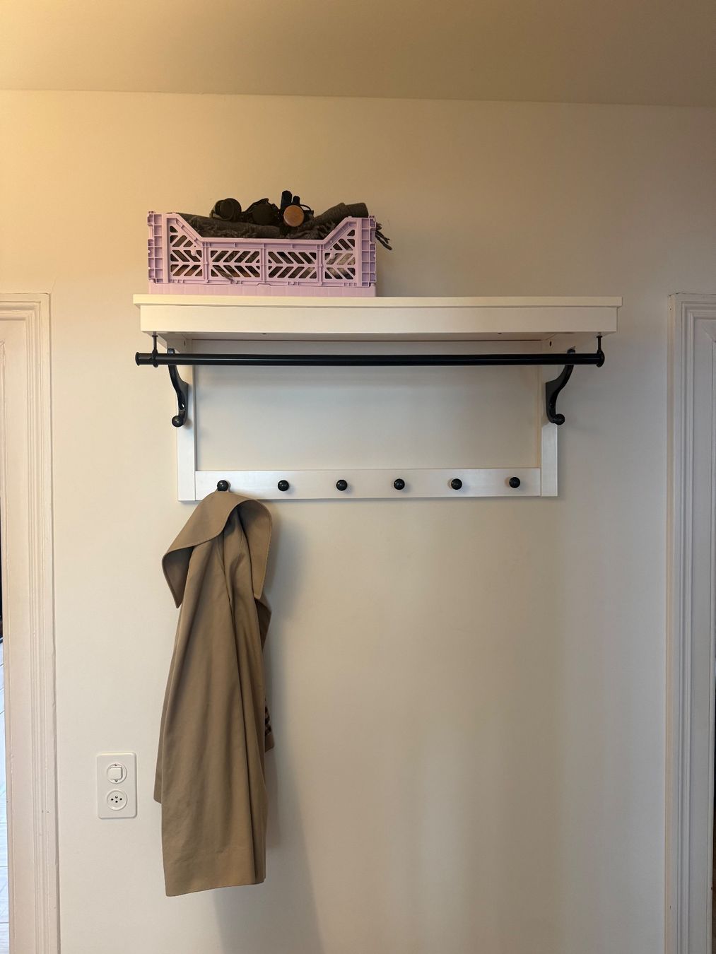 Ikea Garderobe: IKEA Hemnes wandgaderobe – Gebraucht aus Zürich von jul_l9s6