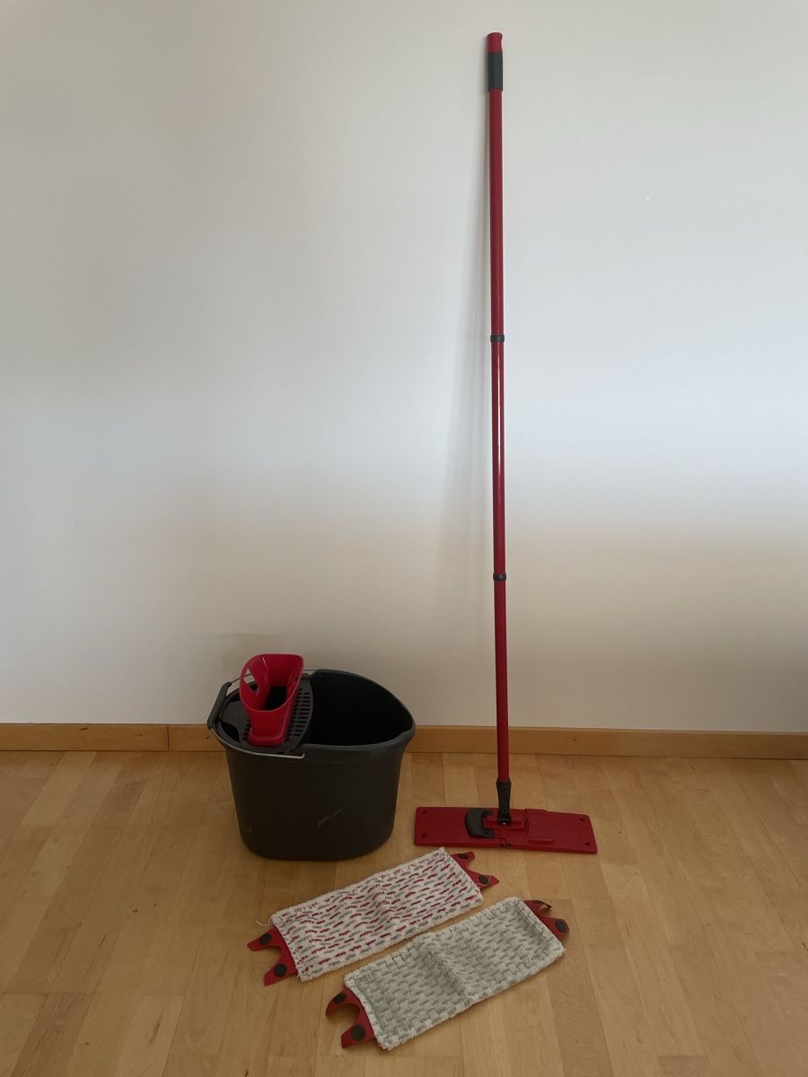 Altro in Apparecchi per la pulizia: Wischmop Set mit Eimer und 2 Tüchern – Usato da Thalwil venduto da Andieg 1