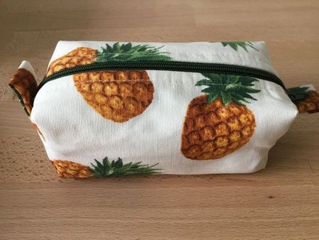 Tasche / Necessaire / Kosmetiktasche / Etui, neue Handarbeit