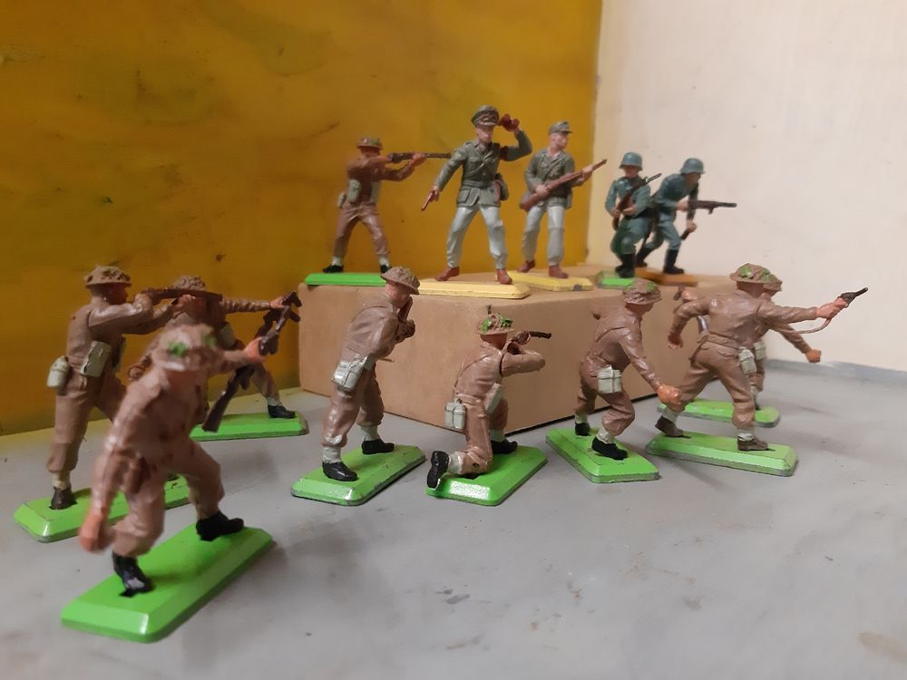 Lot Britains 6 Soldats Seconde Guerre – 3 Allemands + 3 Américains – échelle 1/32 (60mm)