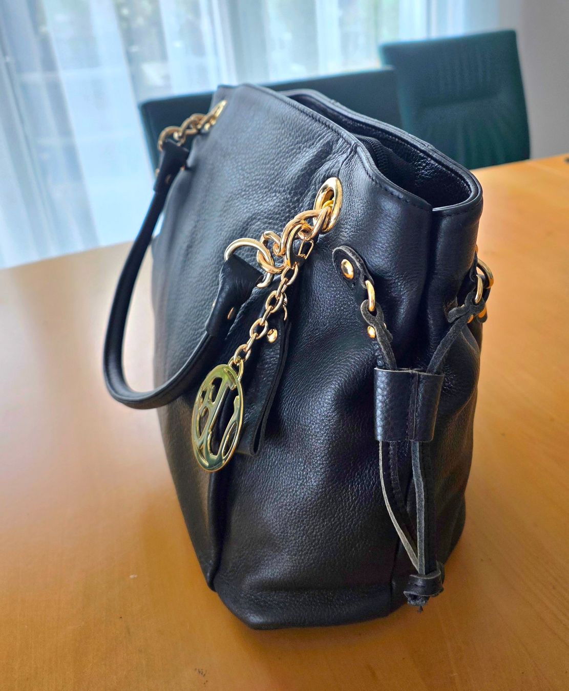 Borse da donna: Schwarze Echteleder-Handtasche - Neu – Nuovo e nell'imballaggio originale da Uetikon am See venduto da Kakao2 4