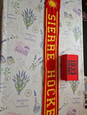 HC Sierre Hockey Schal und Sitzkissen