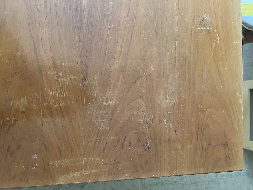 Schreibtische: Petit bureau en bois – Gebraucht aus Epalinges von jpe_2twg 4